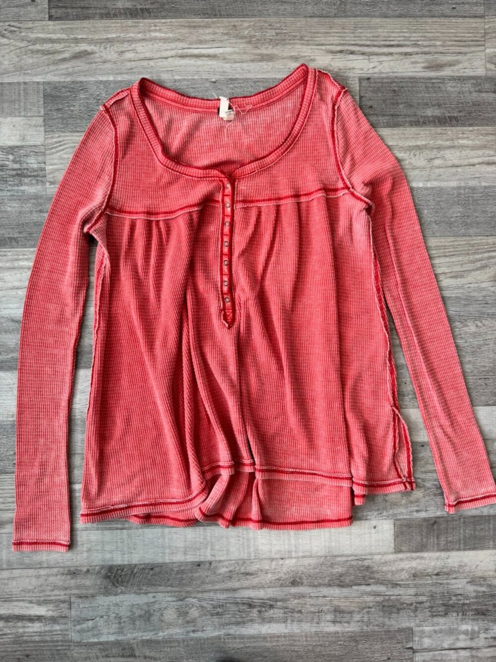 Free People We The Free Red Thermal Henley Top Size Medium Long Sleeve D16